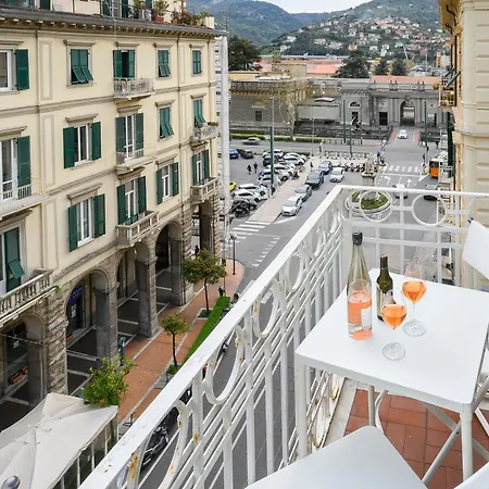 La Casa Del Capitano * ラ・スペツィア